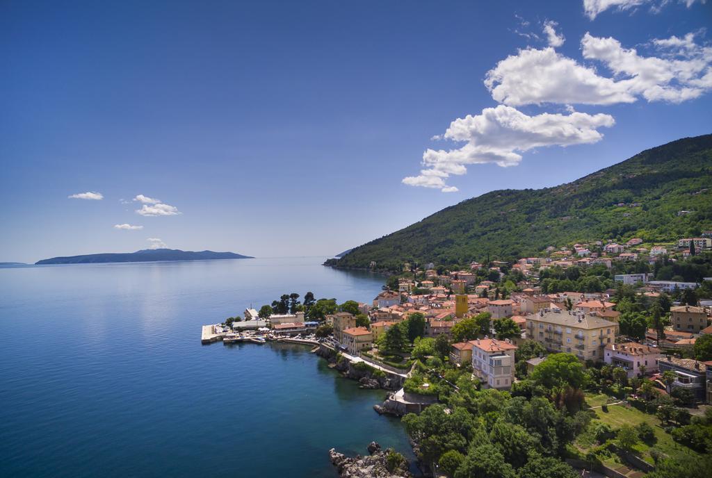 Hotel Bristol Ловран Экстерьер фото
